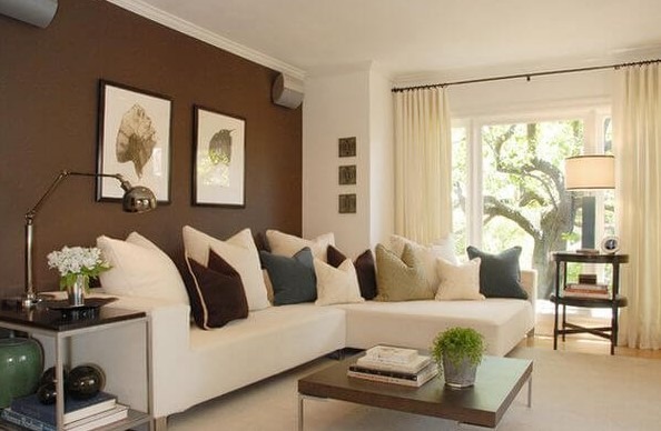 Darker accents wall ideas in a lighter room